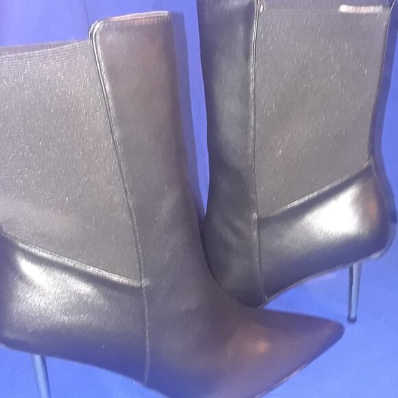 BLACK ON BLACK BOOTIES - Picture 6 of 7